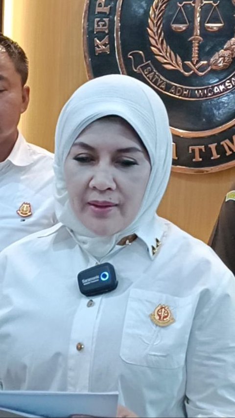 epala Kejati Jawa Timur, Mia Amiati