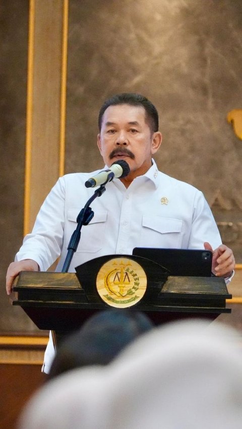 Jaksa Agung ST Burhanuddin memberikan pembekalan kepada peserta PPPJ Angkatan LXXXI Gelombang II Tahun 2024 pada Kamis, 21 November 2024