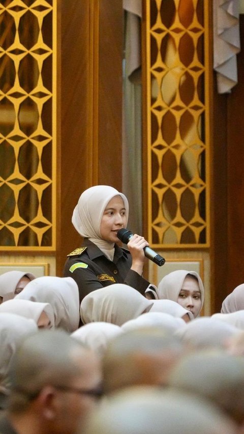 Jaksa Agung ST Burhanuddin memberikan pembekalan kepada peserta PPPJ Angkatan LXXXI Gelombang II Tahun 2024 pada Kamis, 21 November 2024