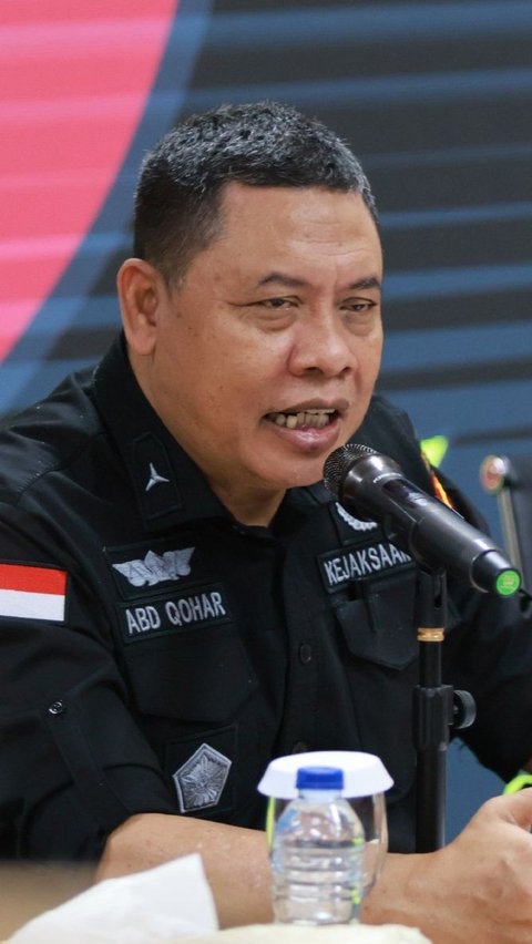 Kejagung menetapkan ZR mantan pejabat MA sebagai tersangka dalam kasus permufakatan jahat suap dan gratifikasi dengan temuan uang Rp920 miliar dan emas 51 Kg