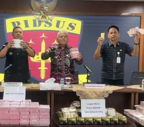 Kejagung tangkap mantan pejabat tinggi MA sebagai tersangka dalam perkara permufakatan jahat berupa suap pada Kamis, 24 Oktober 2024