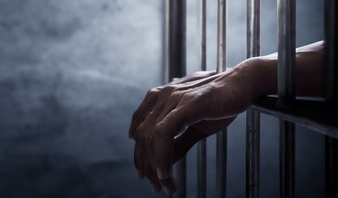 &ldquo;Kedua tersangka ditahan untuk menghindari risiko melarikan diri, merusak barang bukti, atau mengulangi perbuatan pidana,