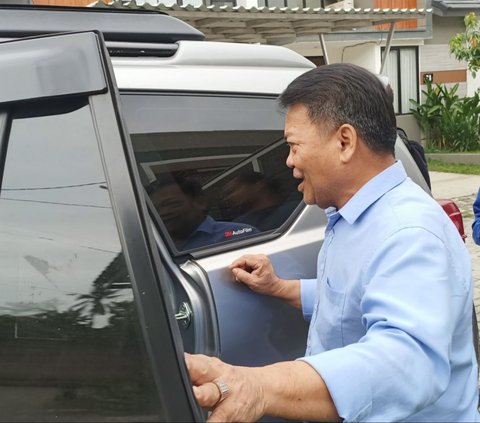 Tim Satgas SIRI Kejagung bersama Kejati Sulsel dan Kejari Pinrang mengamankan tersangka HB, buronan yang masuk ke dalam Daftar Pencarian Orang (DPO) dalam perkara tindak pidana korupsi pada Selasa, 3 Desember 2024