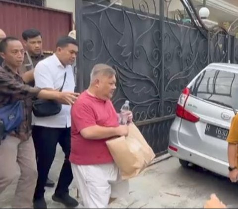 Tim Tangkap Buronan Kejaksaan Agung berhasil membekuk Suryo Antoro Soerjanto, terpidana kasus pencucian uang yang masuk Daftar Pencarian Orang (DPO) Kejaksaan Negeri Semarang, Jawa Tengah.