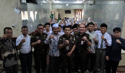 &ldquo;Narkoba itu merusak otak dan bisa juga merusak masa depan generasi muda kita. Kalau dari sejak generasi muda sudah terkena narkoba, maka ke depan akan mempengaruhi pola pikirnya,&rdquo;