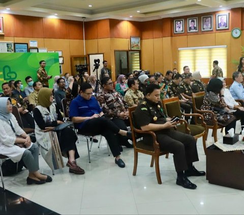 Kepala Kejaksaan Tinggi Jawa Timur, Mia Amiati, terus menyosialisasikan penegakan hukum yang berorientasi pada keadilan resto