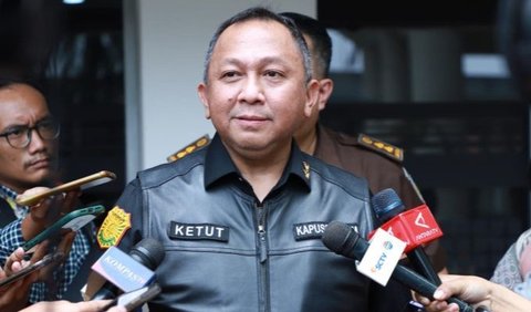 &ldquo;Terkait dengan penyidikan perkara dugaan tindak pidana korupsi dalam kegiatan importasi gula di Kementerian Perdagangan tahun 2015 sampai dengan 2023,&rdquo;