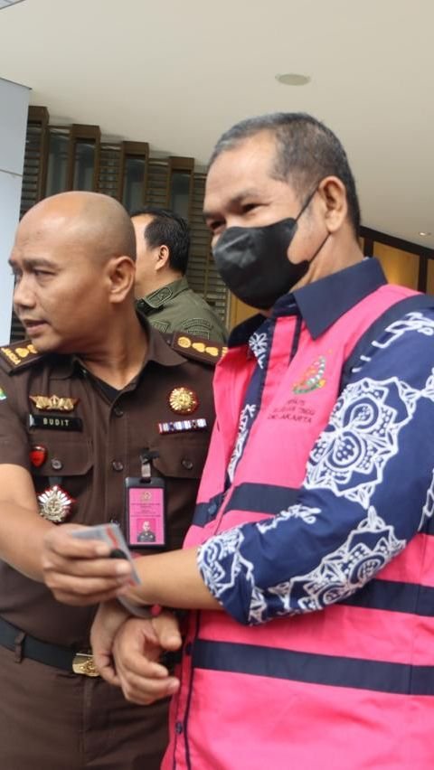 Penyidik Kejaksaan Tinggi DKI Jakarta kembali menetapkan MS, Direktur Investasi dan Pengembangan Dana Pensiun Bukit Asam Tahun 2015-2017, sebagai tersangka dugaan korupsi dalam pengelolaan Dana Pensiun Bukit Asam Tahun 2013 sampai dengan 2018, Selasa 23 April 2024. Sehingga, sampai saat ini ada lima tersangka terkait kasus ini.