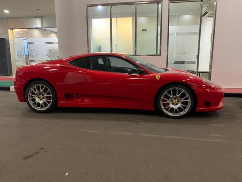Penampakan 2 Ferrari dan 1 Mercedes-Benz Harvey Moeis yang Disita Kejagung