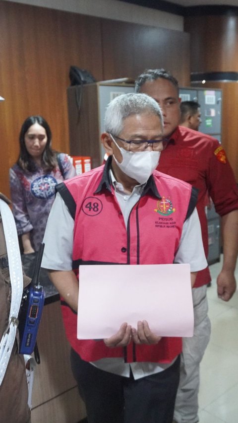 Tim Penyidik pada Direktorat Penyidikan Jaksa Agung Muda Bidang Tindak Pidana Khusus (JAM PIDSUS) Kejaksaan Agung menetapkan enam tersangka terkait perkara dugaan tindak pidana korupsi dalam tata kelola komoditi emas tahun 2010 sampai dengan 2021, Rabu 29 Mei 2024. Penetapan tersangka dilakukan setelah pemeriksaan dan berdasarkan alat bukti permulaan yang cukup.