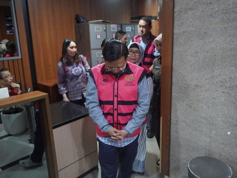 Tim Penyidik pada Direktorat Penyidikan Jaksa Agung Muda Bidang Tindak Pidana Khusus (JAM PIDSUS) Kejaksaan Agung menetapkan enam tersangka terkait perkara dugaan tindak pidana korupsi dalam tata kelola komoditi emas tahun 2010 sampai dengan 2021, Rabu 29 Mei 2024. Penetapan tersangka dilakukan setelah pemeriksaan dan berdasarkan alat bukti permulaan yang cukup.