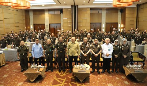 &ldquo;Aspek Reformasi Birokrasi General yang dilaksanakan oleh Kejaksaan RI merupakan bagian dari 24 indek yang &ldquo;diampu&rdquo; oleh berbagai kementerian/lembaga. Secara keseluruhan, terdapat beberapa peningkatan nilai indek yang relatif baik, namun masih terdapat juga beberapa nilai indek yang masih berada dibawah nilai rata-rata capaian penilaian oleh pengampu atau pemilik indek itu sendiri,&rdquo;