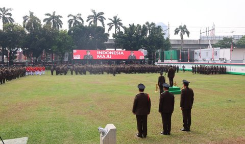 &ldquo;Dalam melaksanakan tugas, fungsi, dan kewenangan Kejaksaan, kita harus mampu membaca dan memahami keinginan, harapan serta tuntutan masyarakat dalam mewujudkan supremasi hukum yang menjunjung tinggi keadilan, kepastian, dan kemanfaatan hukum,&rdquo;
