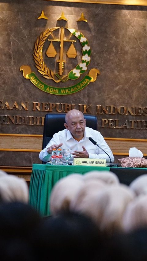 Wakil Jaksa Agung Feri Wibisono memberikan ceramah pimpinan pada Pendidikan dan Pelatihan Pembentukan Jaksa (PPPJ) Angkatan LXXXI Gelombang I Tahun 2024 di Aula Sasana Adhika Karya, Kampus A, Badiklat Kejaksaan RI, Rabu 11 September 2024 .