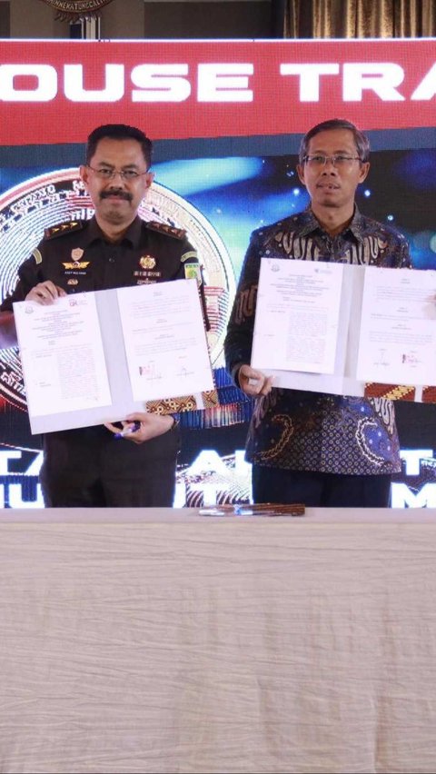 JAMPIDUM Kejaksaan Agung menandatangani Perjanjian Kerja Sama (PKS) dengan OJK dan Bappebti di Jakarta, Selasa, 24 September 2024