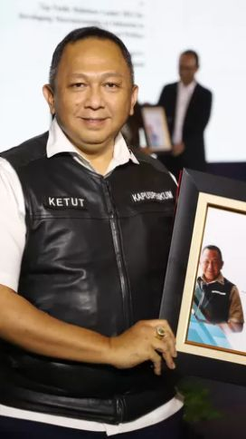 Kapuspenkum Kejaksaan RI Raih Penghargaan Indonesia Public Relations Top Leader Awards 2023