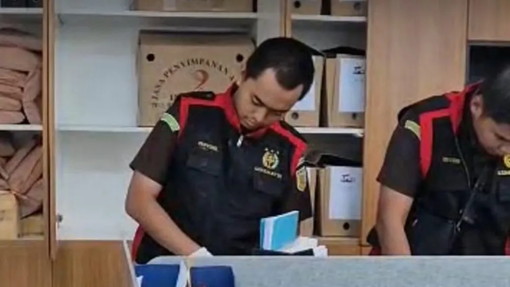 Kejari Tanjung Perak Geledah Kantor PT Pelindo Regional 3 dan PT APBS Terkait Perkara Proyek Kolam Pelabuhan