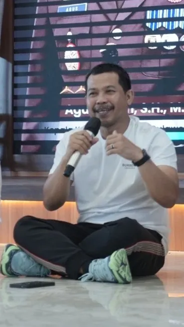 Duduk Lesehan Gelar Perpisahan, Kajati Sulsel Bahagia Pernah Memimpin Kejaksaan di Kampung Halaman Sendiri
