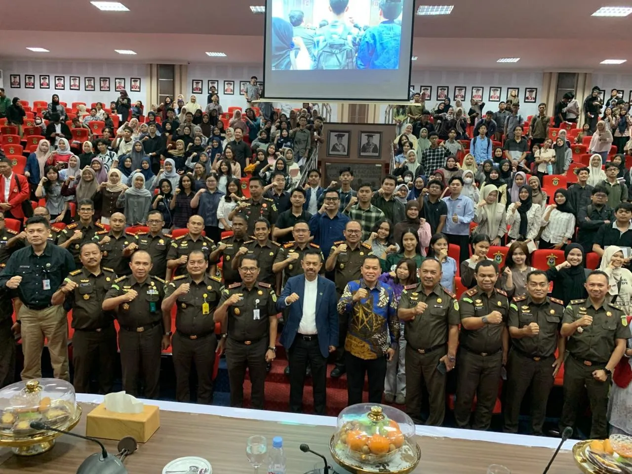 JAM-Pidum Prof Dr Asep N Mulyana memberikan kuliah umum di FH Unhas pada Kamis, 20 November 2025
