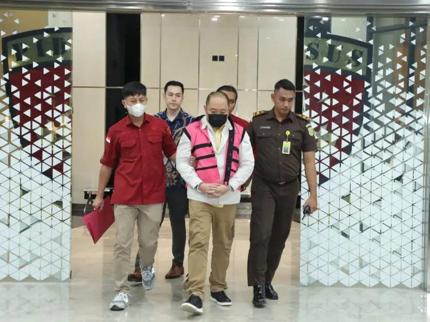 Tersangka IKL saat ditahan penyidik JAM PIDSUS