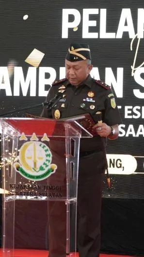Kajati Dr Ketut Sumedana Lantik 8 Pejabat Eselon II dan III di Wilayah Hukum Kejati Sumsel