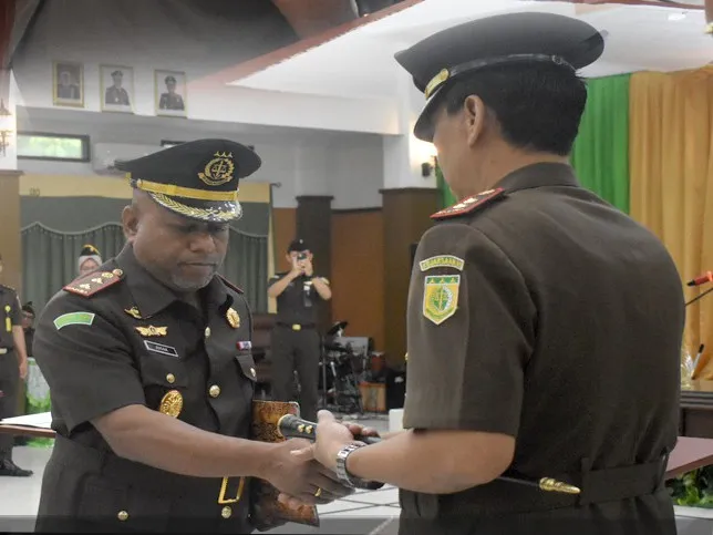 Kajati Papua melantik para pejabat baru di wilayah hukum Papua