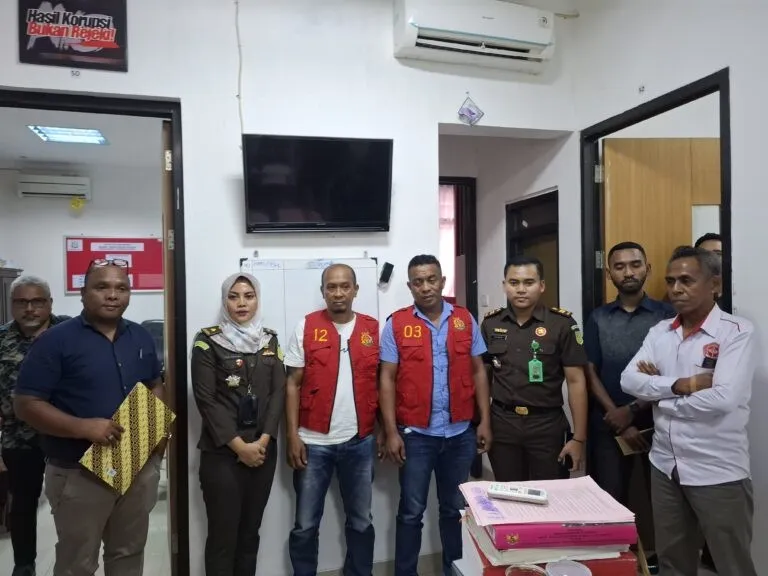 Kejari Ende Tahan 2 Tersangka Korupsi Proyek Bronjong Penahan Tebing dan Normalisasi Kali