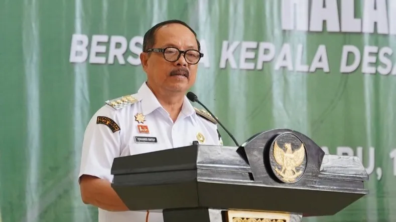 Bupati Sanggau, Yohanes Ontot