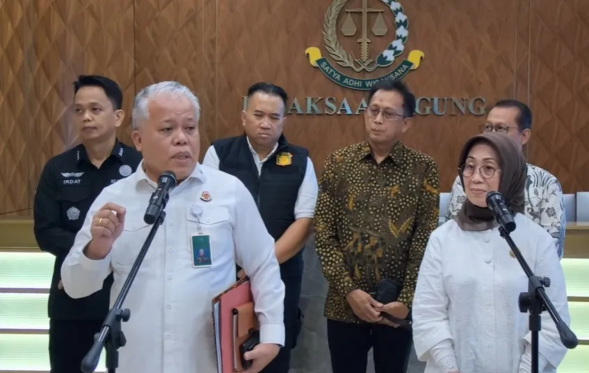 Kapuspenkum Kejagung Dr Harli Siregar, S.H., M.Hum dan Ketua Dewan Pers Dr. Ninik Rahayu