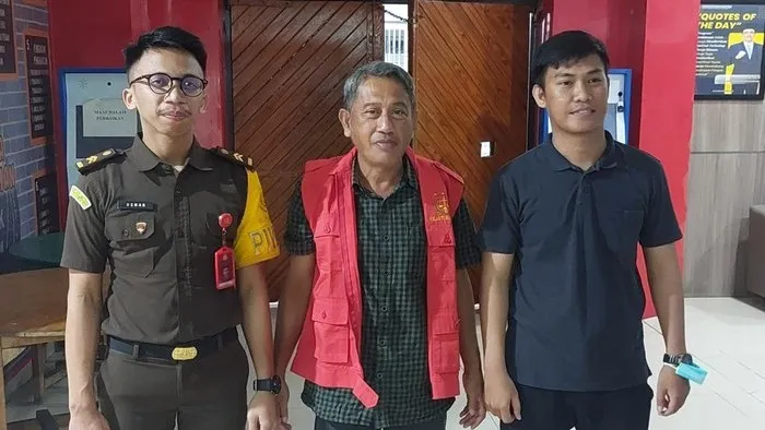 AM, tersangka korupsi proyek air limbah di Banggai menjalani penahanan