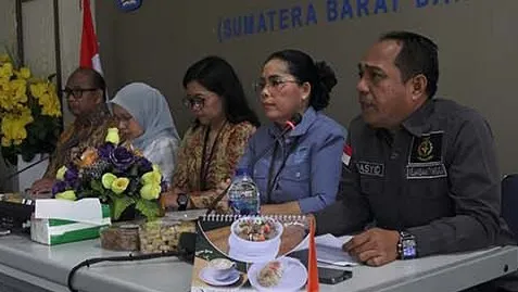 &ldquo;Memang dalam agenda kita hari ini sebenarnya juga ada pemasangan plang asset milik negara, namun dengan kondisi yang terjadi di lapangan tadi, kita belum bisa melakukan pemasangan plang. Mungkin akan kita lakukan nanti di Waktu yang tepat,&rdquo;
