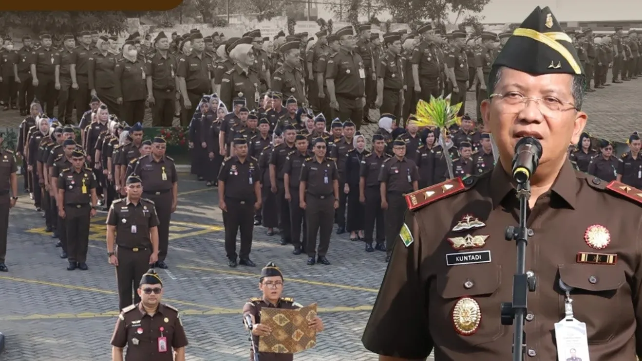 Kajati Jatim Dr Kuntadi memberikan arahan kepada seluruh pegawai Kejaksaan di Jawa Timur