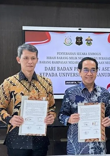 BPA Kejagung Hibahkan Jaring Ikan Purse Seine Kapal Ex- Vietnam kepada Unhas untuk Keperluan Pendidikan