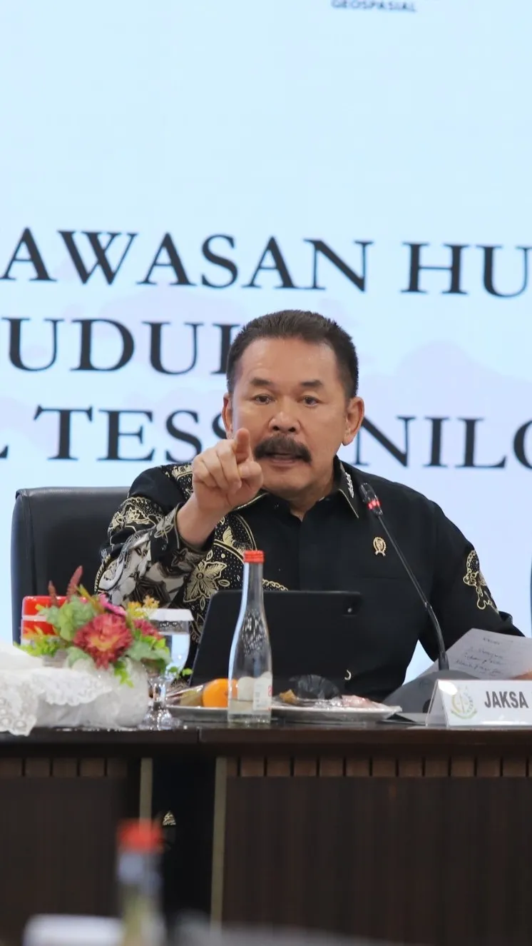 Jaksa Agung RI memimpin rapat Satgas PKH di Gedung Kejaksaan Agung, Jakarta, Jumat, 13 Juni 2025
