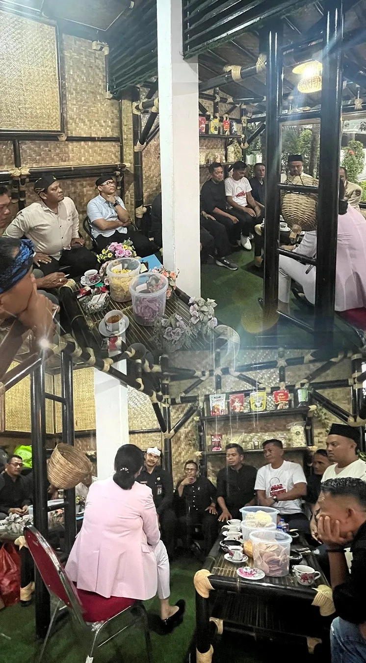 &ldquo;Ngaropi Sonten Jeung Kades&rdquo;: Terobosan Kejari Purwakarta Bangun Desa Kuat, Cerdas Hukum, dan Tahan Hoaks