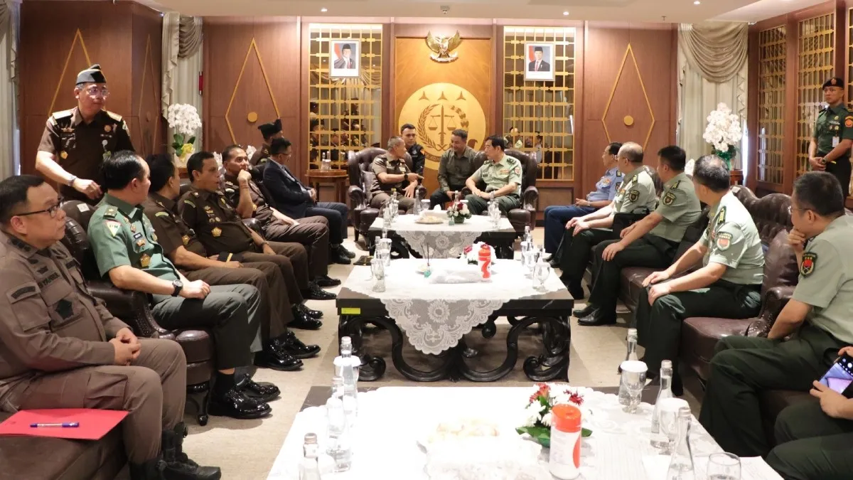 Plt Wakil Jaksa Agung Prof Dr Asep N Mulyana dan JAM-Pidmil Mayjen Dr. M Arli Ridho menerima delegasi Chinese PLA&rsquo;s Military Procuratorate
