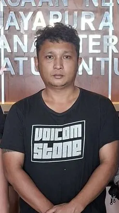 Ryan Mokoginta, buronan DPO asal Kejati Sulut diamankan di Jayapura, Papua