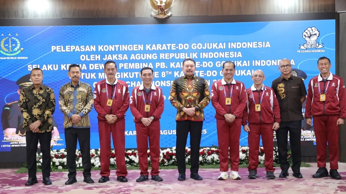 Jaksa Agung ST Burhanuddin selaku Ketua Dewan Pembina Pengurus Besar (PB) Karate-Do Gojukai Indonesia,