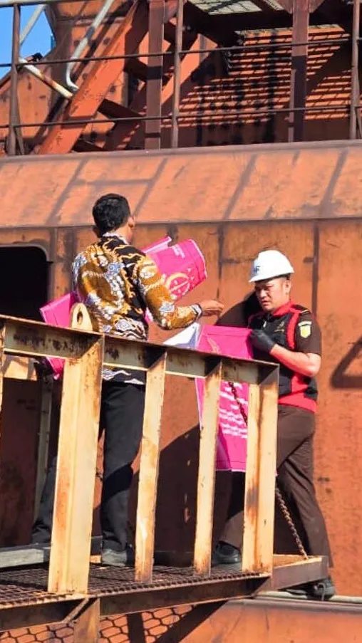 Tim Jaksa Penyidik Kejati Sumut menggeledah kantor PT Pelindo Belawan
