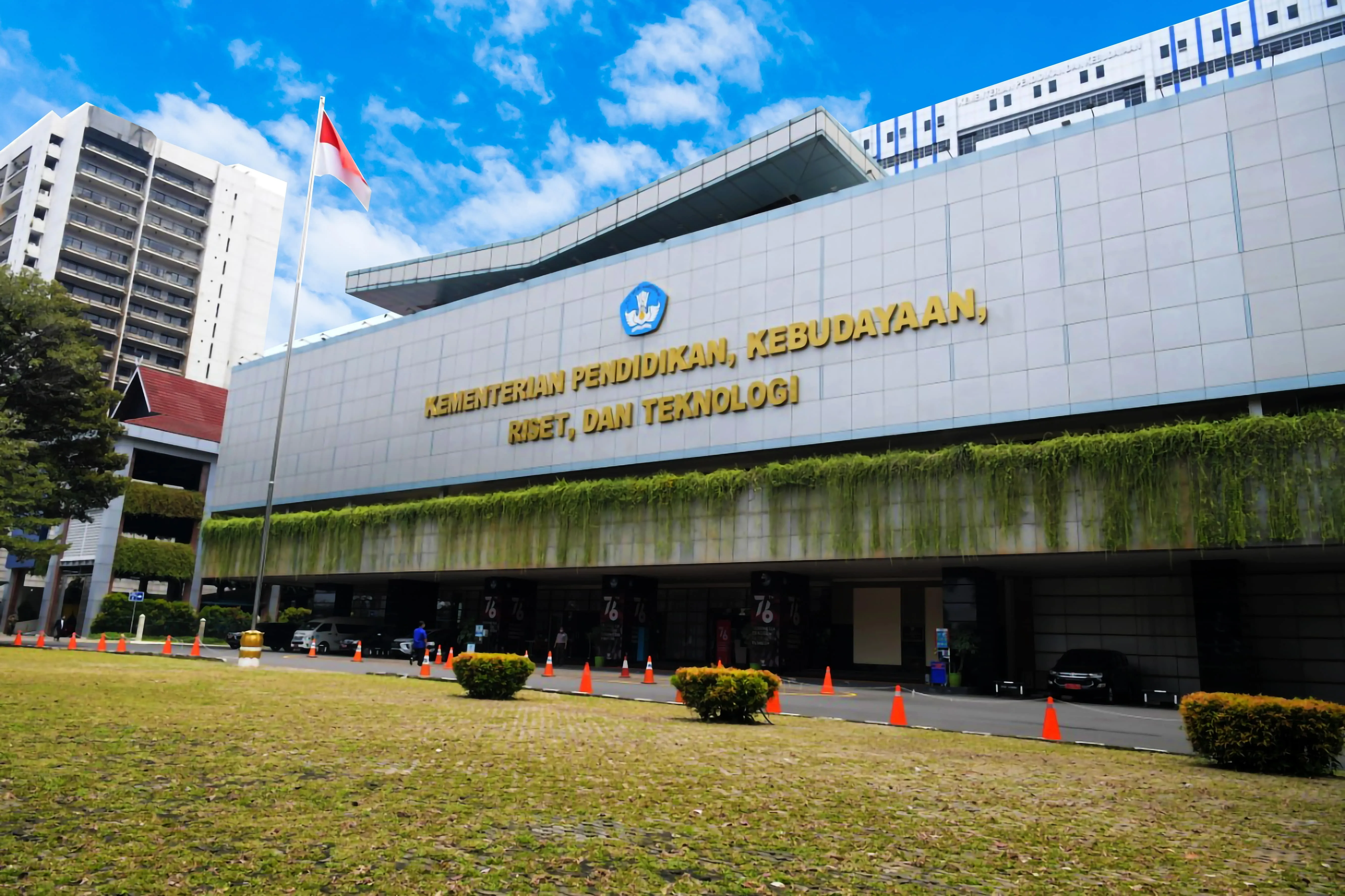 Gedung Kemendikbudristek sebelum dipisah menjadi 3 kementerian