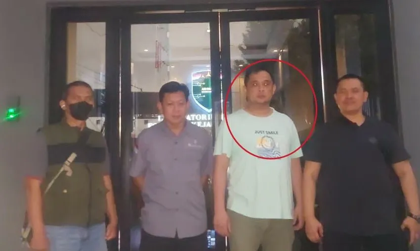 Tim SIRI Kejaksaan tangkap DPO perkara narkotika asal Kejati NTT di Surabaya, Jatim