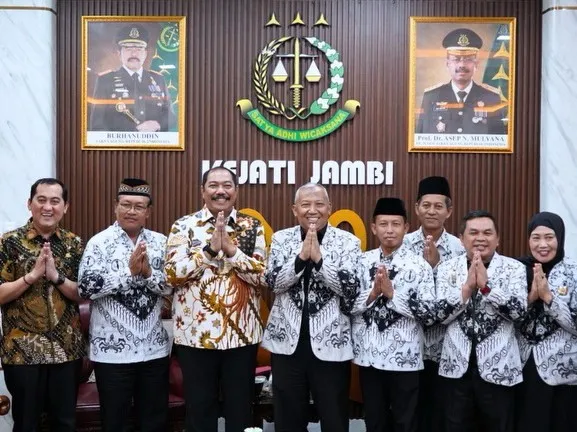 Kejati Jambi Berkomitmen Terus Mendukung Perlindungan Hukum bagi Tenaga Pendidik