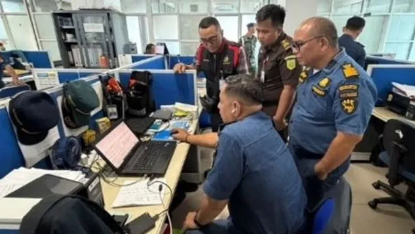 Penyidik Pidsus Kejati Kalbar Geledah 5 Kantor Usut Dugaan Korupsi Ekspor Mineral,