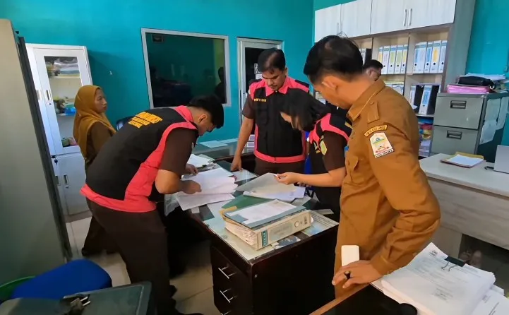 Penyidik Kejari Aceh Singkil Geledah Kantor Disdik Terkait Penyidikan Perkara Pengadaan Seragam Sekolah