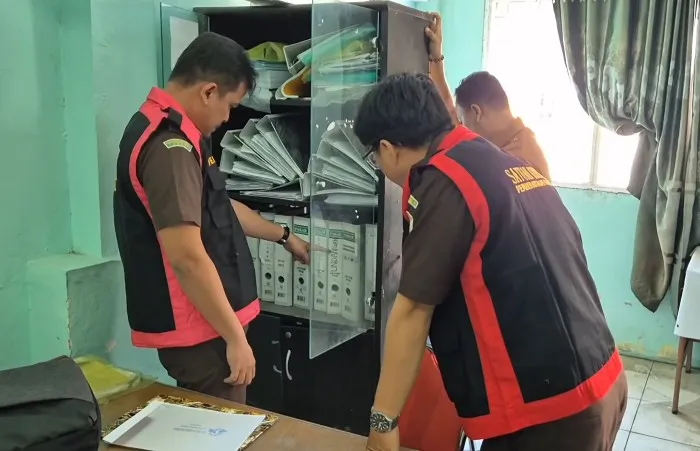 Penyidik Kejari Aceh Singkil Geledah Kantor Disdik Terkait Penyidikan Perkara Pengadaan Seragam Sekolah