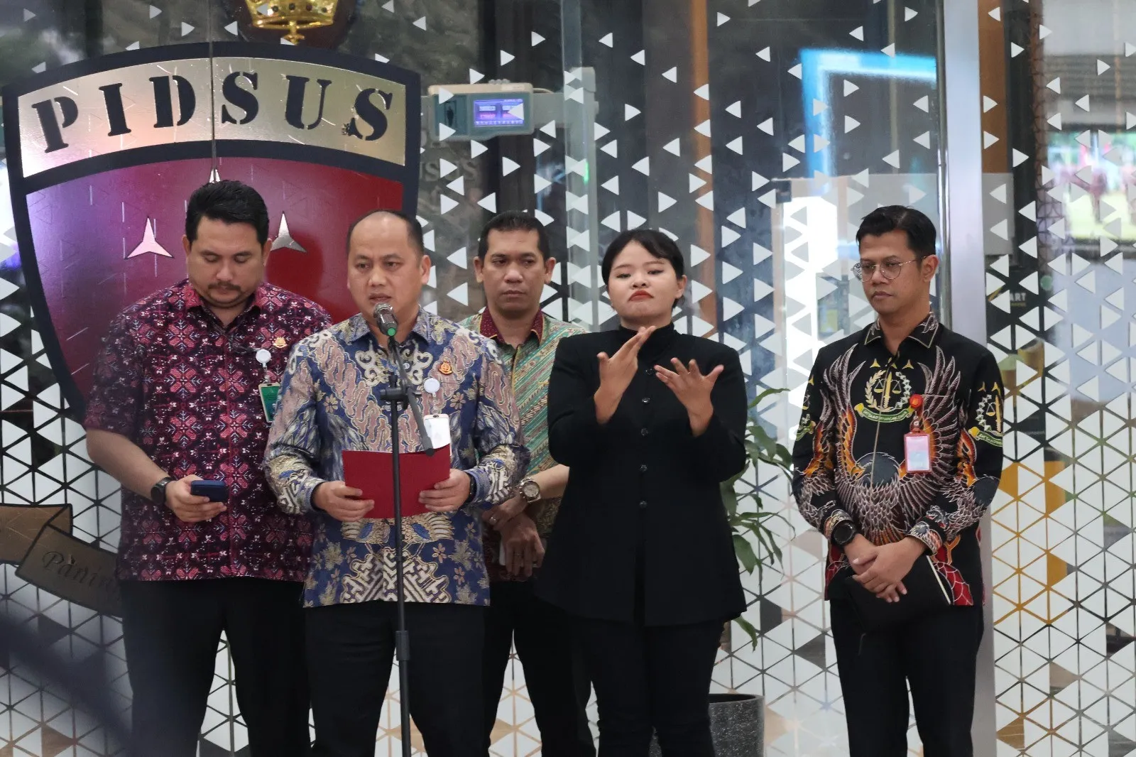 Kapuspenkum Anang Supriatna beserta jajaran Puspenkum Kejagung
