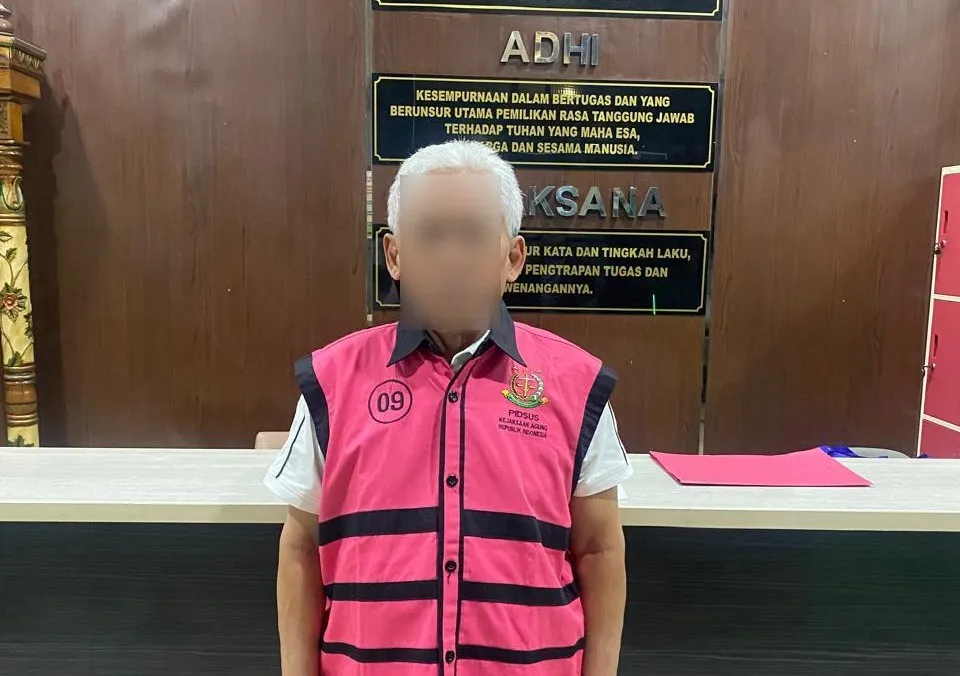 Penyidik Kejagung menahan tersangka MTP dalam perkara tata kelola komoditas nikel
