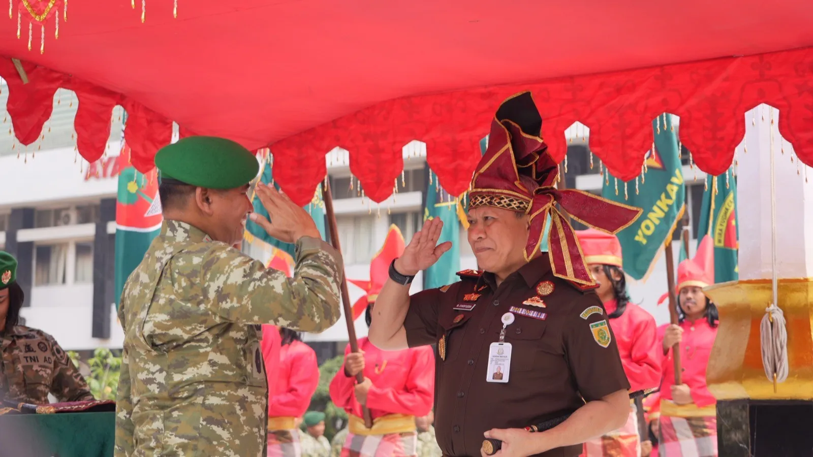 Jadi Warga Kehormatan Kodam Hasanuddin, Kajati Sulsel Muhammad Syarifuddin Komitmen Jaga Integritas Mengabdi di Kampung Halaman