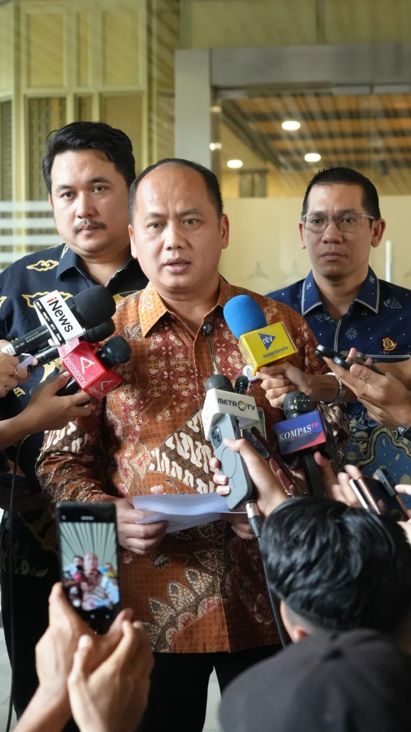 Kapuspenkum Kejagung, Anang Supriatna dan jajaran