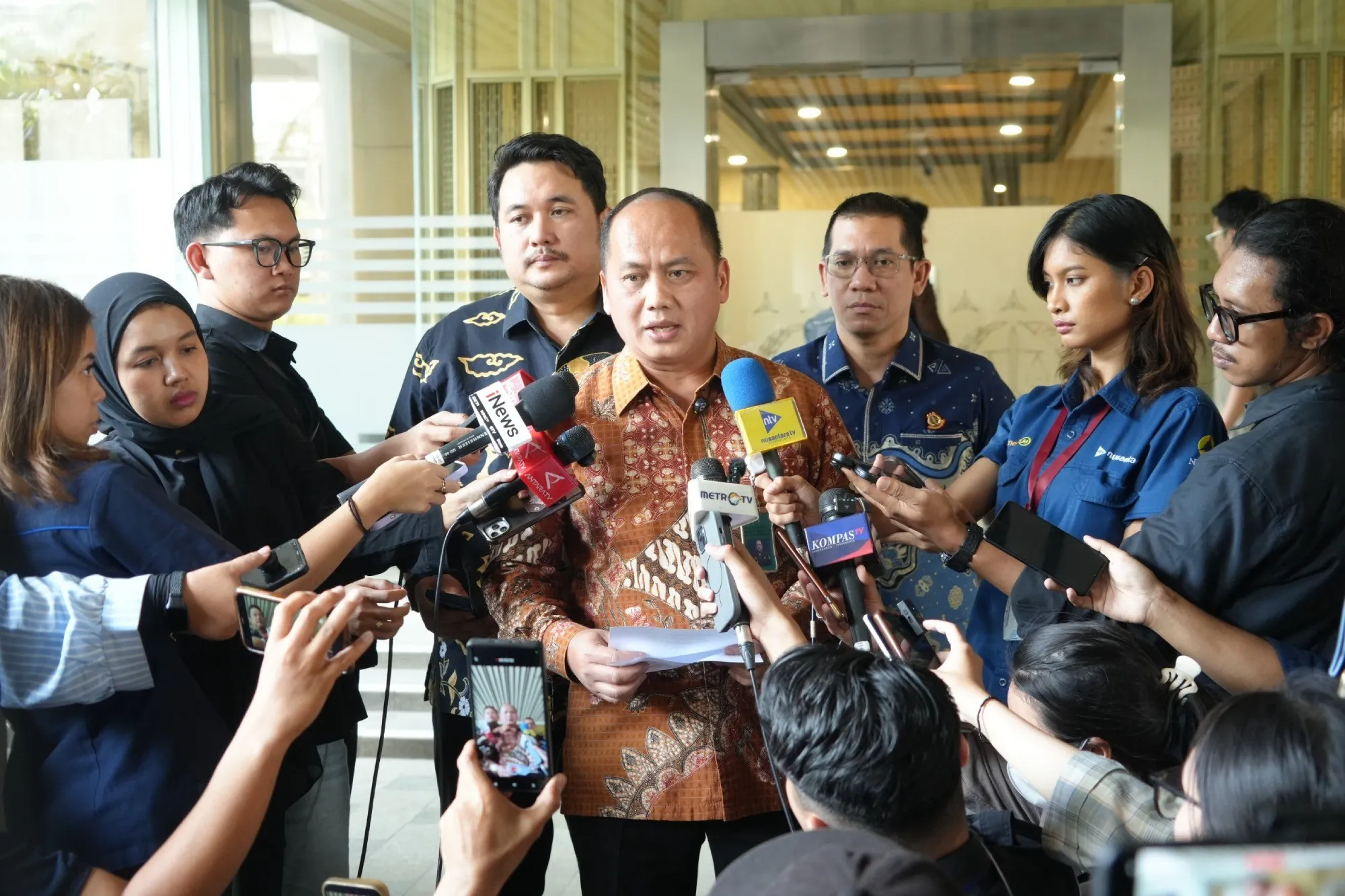 Kapuspenkum Kejagung, Anang Supriatna dan jajaran